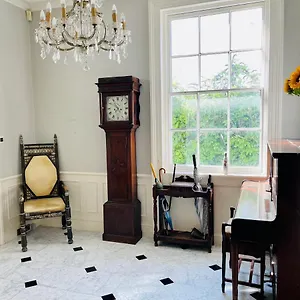 Beautiful Private 2 Bedroom In Mansion With Free Parking Hébergement de vacances